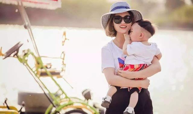 你的育儿经▲＂妈，能别抱妹妹来接我吗＂，12岁儿子的话，揭露2胎家庭的＂暗伤＂