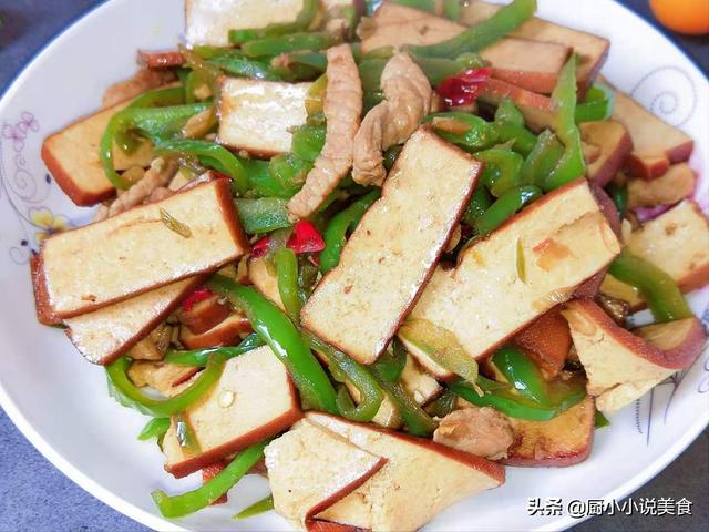 最爱的1道下饭菜，闻着都香，荤素搭配，营养开胃，天天吃都不腻