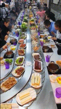 搞笑gif开心一刻:主人,你这地擦的也太假了,我都看不