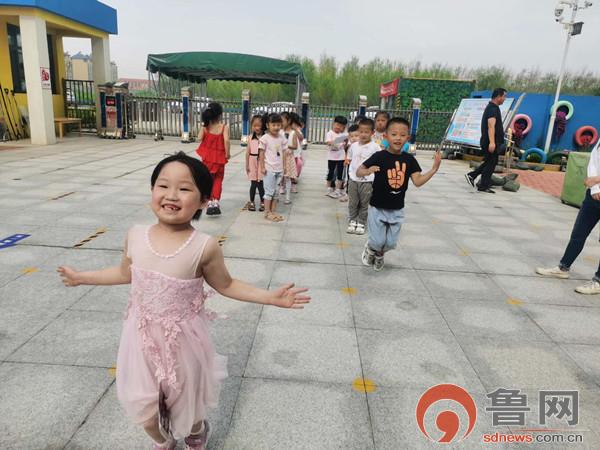 开心大家庭|在游戏中快乐成长——东营市东营区史口镇中心幼儿园分园开展丰富多彩的户外活动