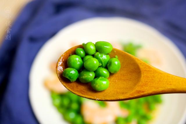 大虾36元一斤，每次买8只炒一炒，鲜嫩爽口，比吃大鱼大肉还香