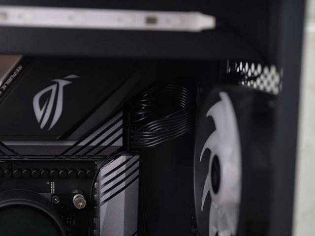 高效稳定，平衡散热与静音，骨伽GEX750金牌全模组电源装机