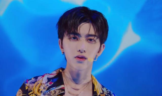 青你2合作舞台Ella感动全场,蔡徐坤汪苏泷圈粉,Jony J像个观众|资讯早知道