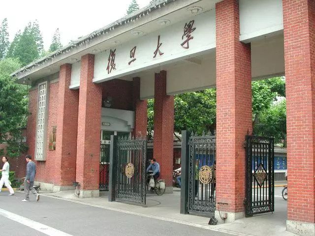 文字上的青年▲月入10万的真相戳痛无数人:恕我直言,赚钱真的不是靠拼命