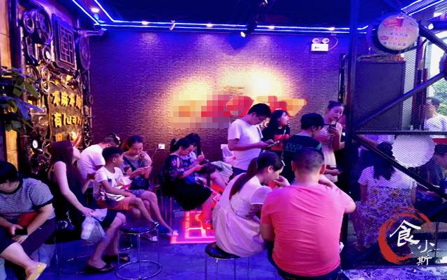 在家吃火锅，一家3口花了300多，洗碗时扎心了：不如去火锅店