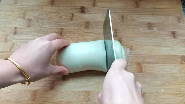 咸香松软，早餐配牛奶鸡蛋；晚餐配小菜和粥，简单好吃还不缺营养