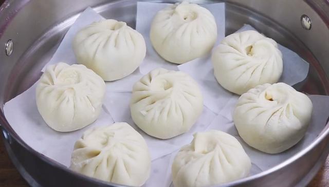 蒸包子，记住不要直接上锅蒸，好吃有诀窍，松软不塌陷，家人爱吃