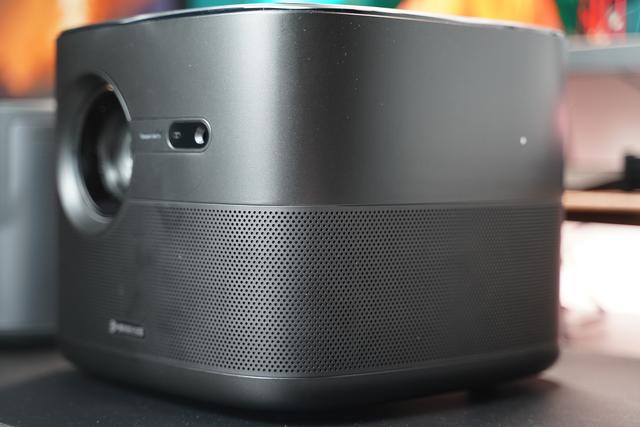 5000元档位投影对决——坚果J10、腾讯极光T6对比测评