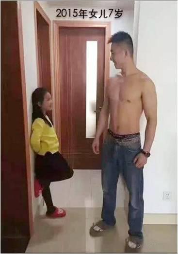 你的育儿经■爸爸拍照记录女儿成长变化，结果比女儿火，网友：看到身材酸了