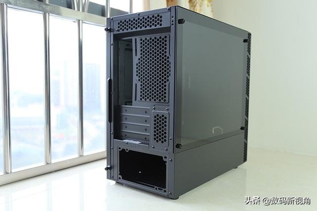 酷冷至尊智瞳MB400L侧透机箱助力旧平台轻松升级带光主机
