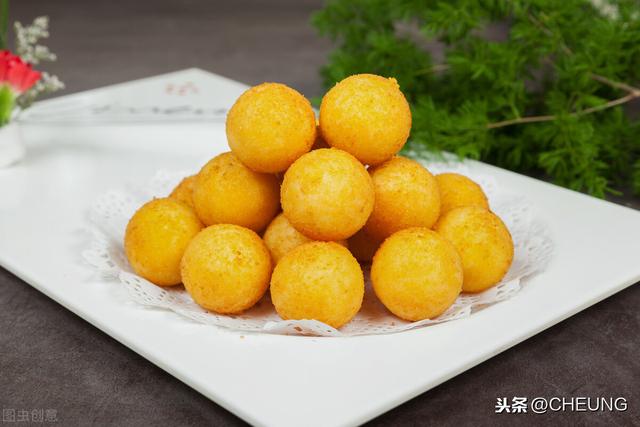 教你做红薯丸子，香甜酥脆，口感超赞的甜品小零食，宅家必备美食