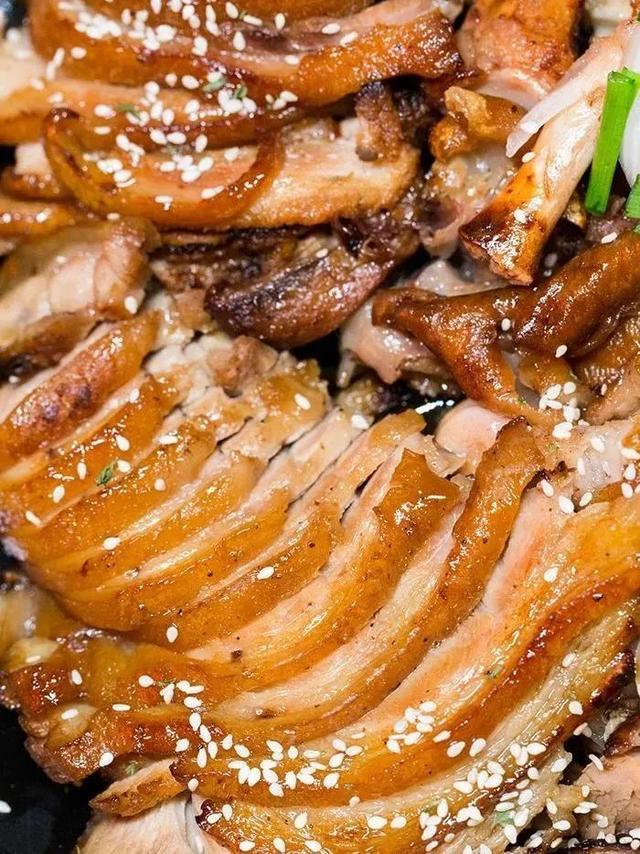 想不想来一只热气腾腾的烤猪蹄？来七宝老街！还有……