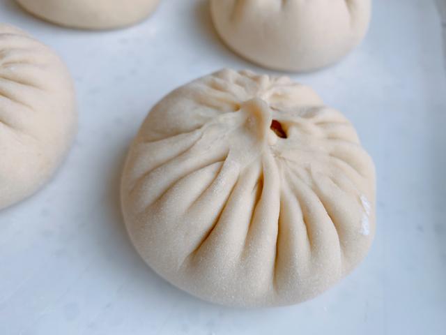 应季的冬笋馅包子，冬笋处理是重点，这样做的包子皮薄馅多还爆汁