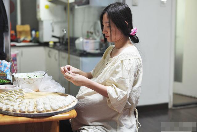 麦芽糖|孕妈生下三胞胎，婆婆喜出望外，因外人一番话，却始终没抱过孩子