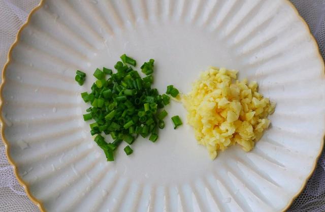 大人小孩都喜欢吃的糖醋荷包蛋，酸甜开胃很好吃，让人念念不忘