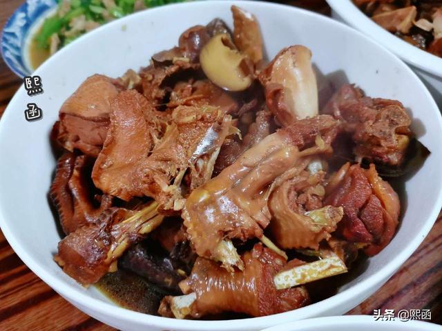 晒老妈生日宴，9菜1汤荤素搭配，朋友都说：比饭店经济又实惠