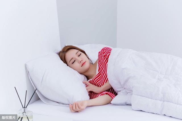 「你的育儿经」产后引起妈妈腰背酸痛的4个“元凶”很常见，做好防范很关键