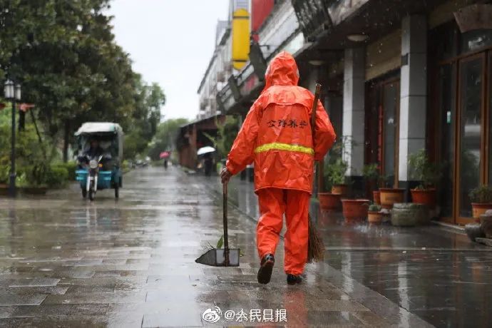 「暖先生格调」一个中学生的朋友圈警醒无数家长：这样的孩子，成绩越好，对世界越有害