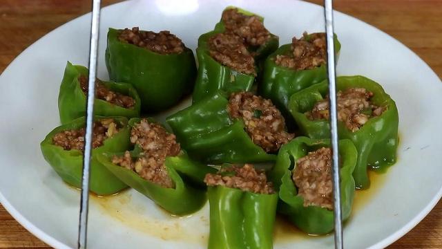 每次家里来客人，这道菜都是我必做的压轴菜，上桌特别受欢迎