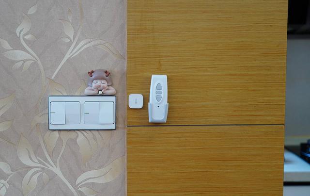 2400ANSI亮度！入门高端旗舰坚果J10画质及效果展示