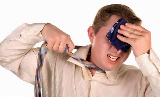 为啥有人再热也不出汗，有人动不动就一身汗？哪种身体更健康？