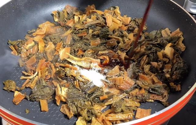 梅菜扣肉的家常做法，步骤详细，简单实用，好吃不油腻，赶快收藏