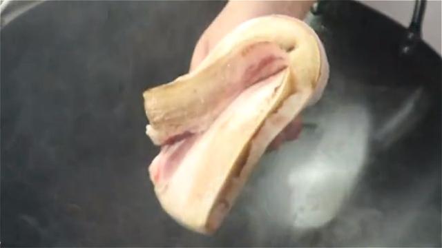 家常粉蒸肉，这样做真好吃，入口软糯，香味扑鼻，一点也不油腻