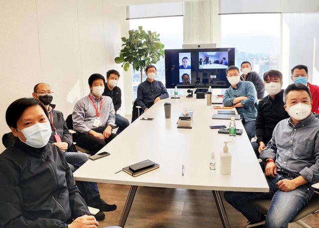 『每日经济新闻』互联网公司复工第一天：雷军召集高管开会，李彦宏内部信鼓劲