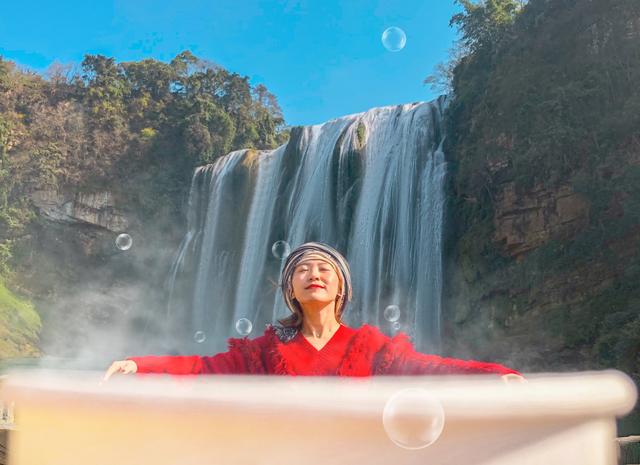 #玩乐足迹#景区打卡照别再扯丝巾了！这五种简单姿势让你回到18岁