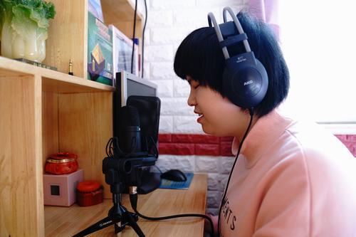 公司|求职遭婉拒，上海90后视障女孩自主创业，成多平台有声书主播