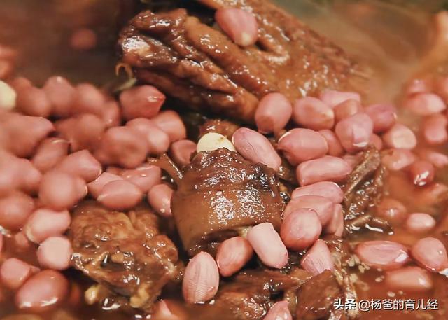 孩子爱吃的腐乳花生酱焖鸭，鲜嫩味美，简单营养，解馋的居家美食