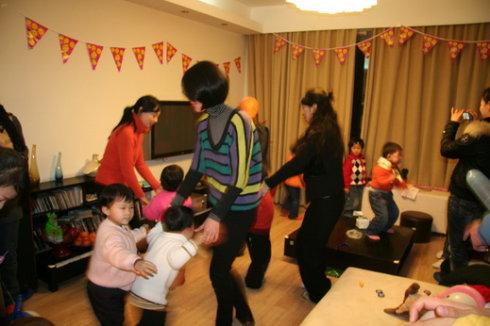 超级宝妈：“大的必须让着小的”，这几种“中国式礼貌”，正在摧毁你的孩子