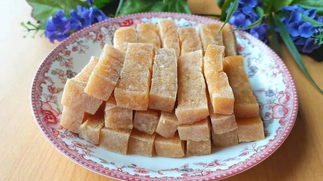 冻豆腐是怎样做出来的？弹性好、热量少、营养丰富，减肥理想美食