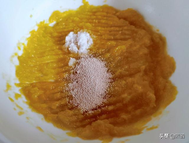 用南瓜做小馒头，只需1次醒发，香甜暄软有筋道，好看好吃还简单