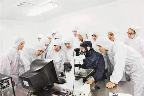 「在行动」重庆邮电大学：研发“重邮芯”助推重庆集成电路产业发展