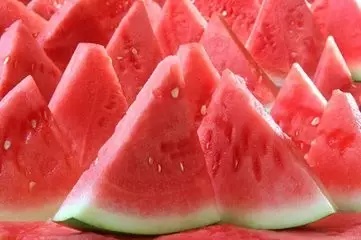 细雨微凉：哺乳期宝妈不能吃的水果，不能吃的原因 你都知道吗？