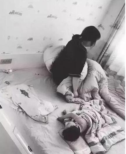 『超级宝妈』90后宝妈产后大变样，老公起疑心偷装监控，画面内容令他情难自抑