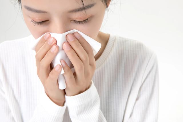 鼻痒，流清涕，喷嚏不断，盘点治疗过敏性鼻炎的四大类中成药