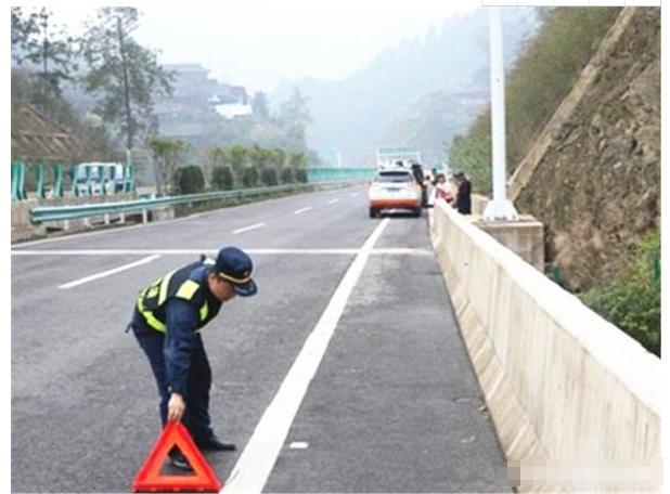 宝骏在应急车道换胎罚200，车主：旁边的宝马咋不罚？