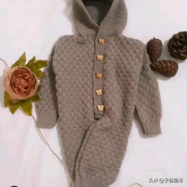 【超级宝妈】会编织的妈妈好拽啊！宝宝的穿的小毛衣全是编织的，羡慕吗？
