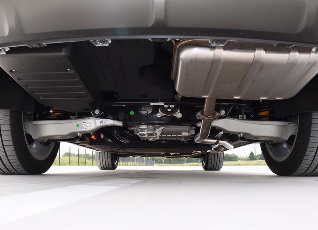 老百姓最喜欢的新能源SUV，长超5米，四屏交叉+四驱，百公里6.5秒