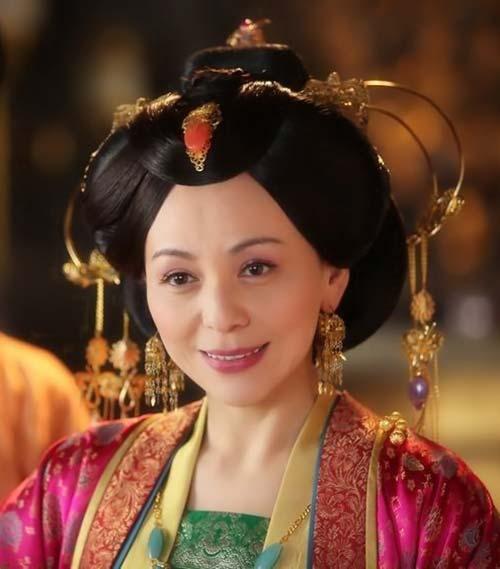 fun娱乐■她因出演＂雪姨＂而走红，婚姻生活却一波三折，如今与儿子相依为命