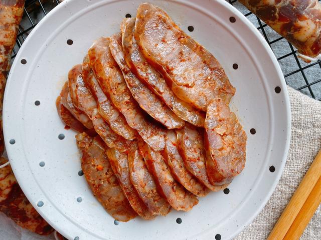 想吃川味香肠不用买了，配方和做法都告诉你，麻辣咸香，味道正宗