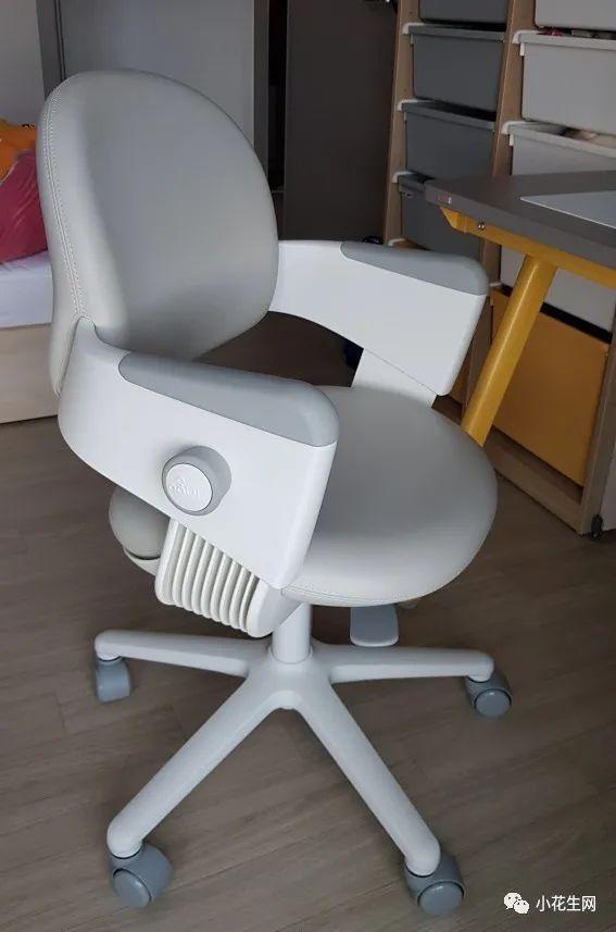 孩子|三个妈妈给娃精心布置“书桌区”，好多“鸡娃小心机”