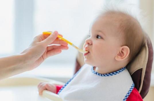 大眼睛的女孩|8个月宝宝体重23斤，体检时被医生批：米糊没什么营养，要少吃