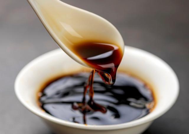 黄褐斑|黄褐斑影响面容，4种食物易“伤脸”，不