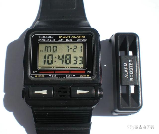 外置迷你喇叭的卡西欧手表——CASIO b80