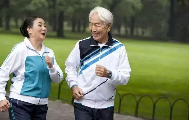 冬季高血压的人平时应该注意什么？
