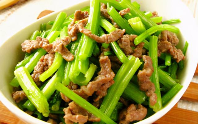 炒瘦肉有人放蛋清，有人放淀粉？大厨：都不对，难怪瘦肉又老又柴