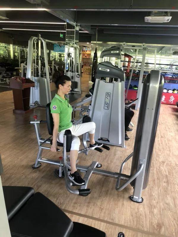 「超级宝妈」小蛛丝成功混入辣妈界轻松带娃